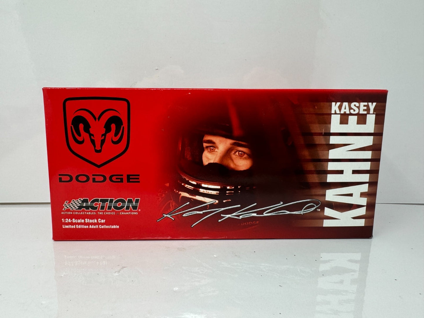 Action NASCAR Kasey Kahne #9 Dodge Dealers 2005 Dodge Charger 1:24 Diecast