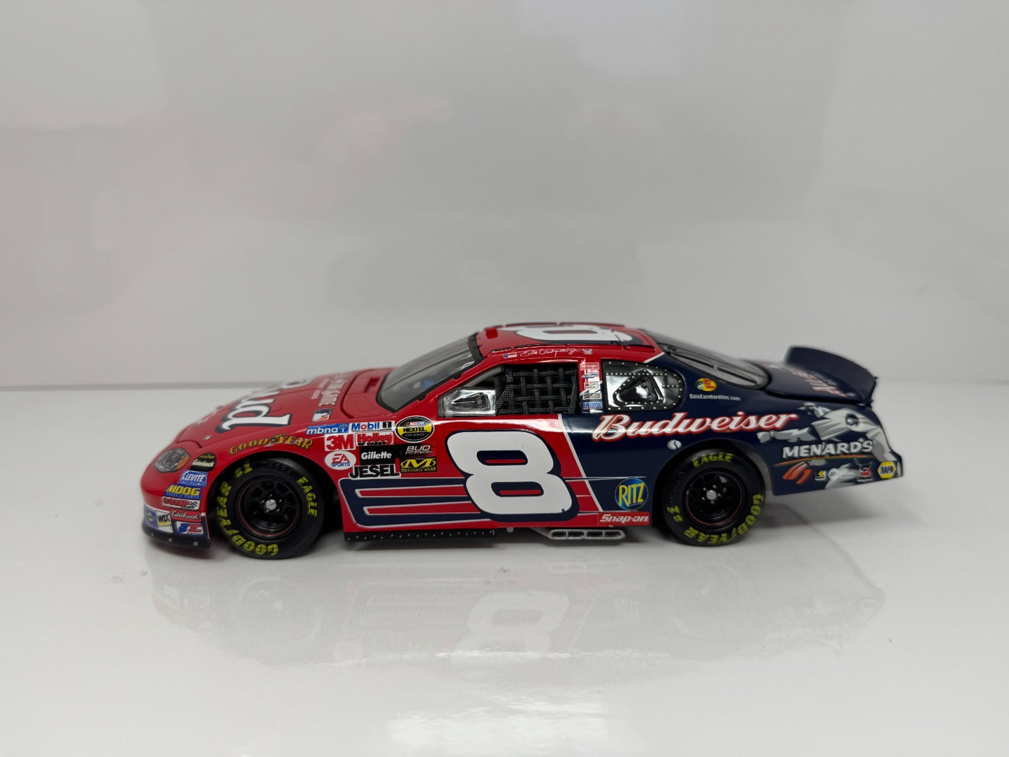 Action NASCAR Dale Earnhardt Jr #8 Budweiser MLB 2005 Monte Carlo 1:24 Diecast