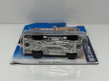 Hot Wheels Muscle Mania 1968 Chevy El Camino 1:64 Diecast Factory Sealed