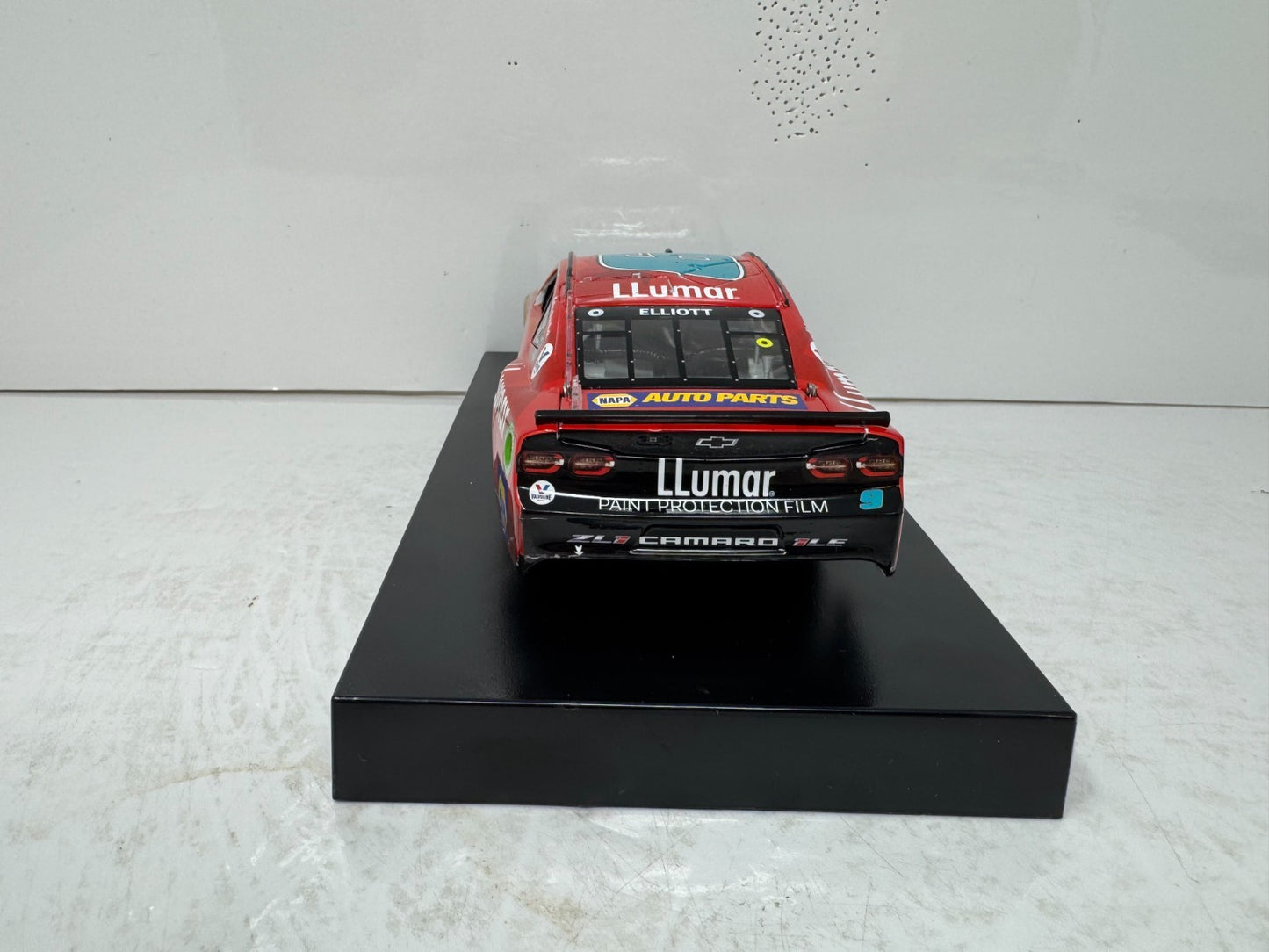 Lionel NASCAR Elite #9 Chase Elliott Llumar COTA Win Camaro 1:24 Diecast