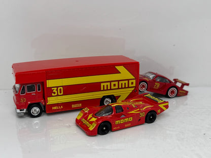 Hot Wheels Team Transport Momo Porsche 962 & 935 with Fleet Flyer 1:64 Diecast