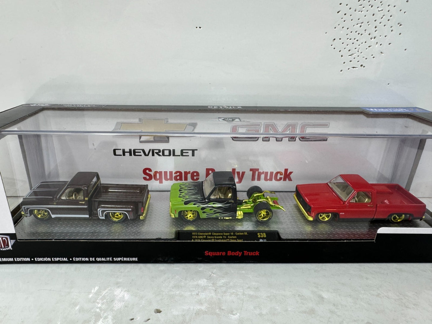 M2 Machines Square Body Truck Chevrolet GMC 3 Truck CHASE Set 1:64 Diecast