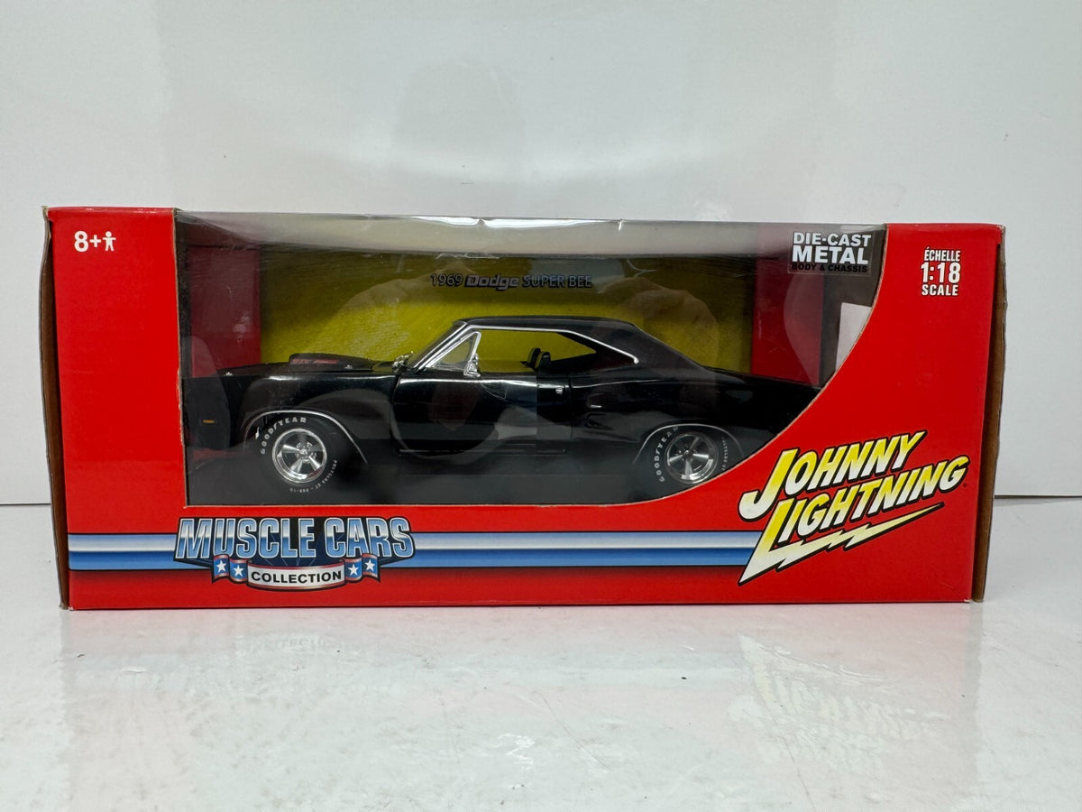 Johnny Lightning Muscle Cars Collection 1969 Dodge Super Bee 1:18 Diecast