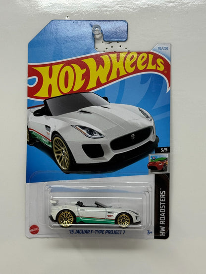 Hot Wheels Roadsters 2015 Jaguar F-Type Project 7 1:64 Diecast White