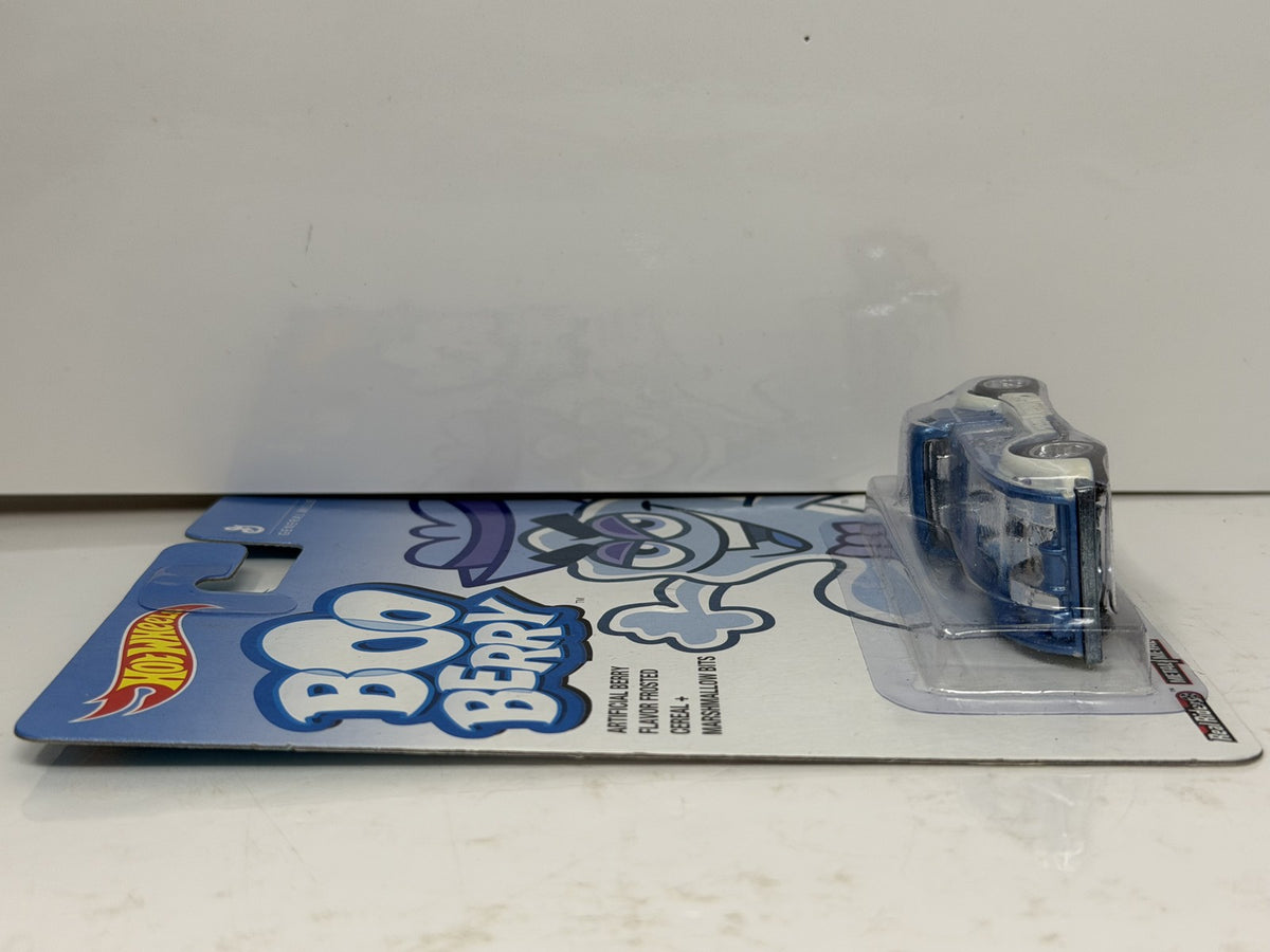 Hot Wheels General Mills Boo Berry Mig Rig 1:64 Real Riders