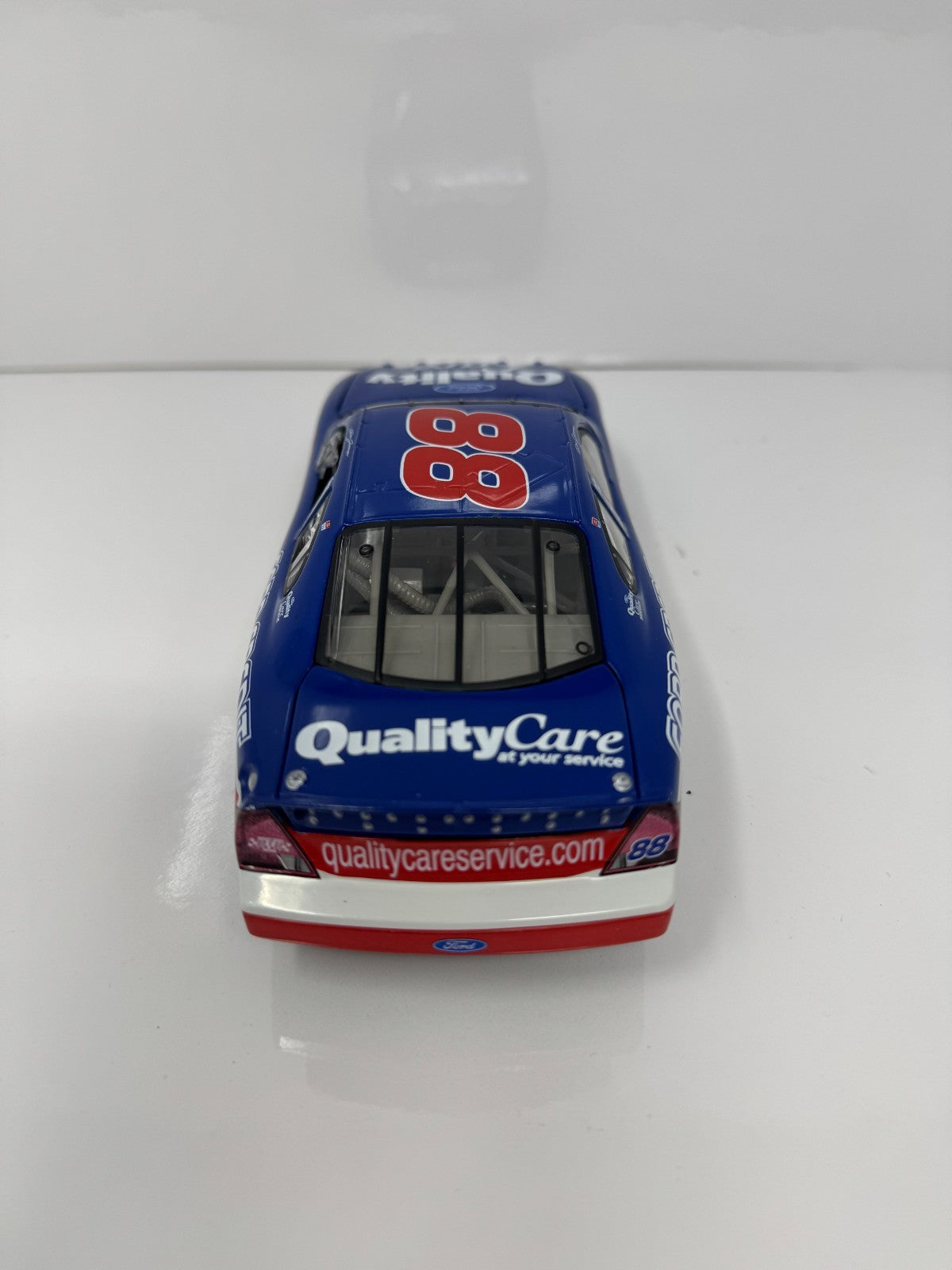Action NASCAR Dale Jarrett #88 Quality Care 2000 Ford Taurus 1:24 Diecast