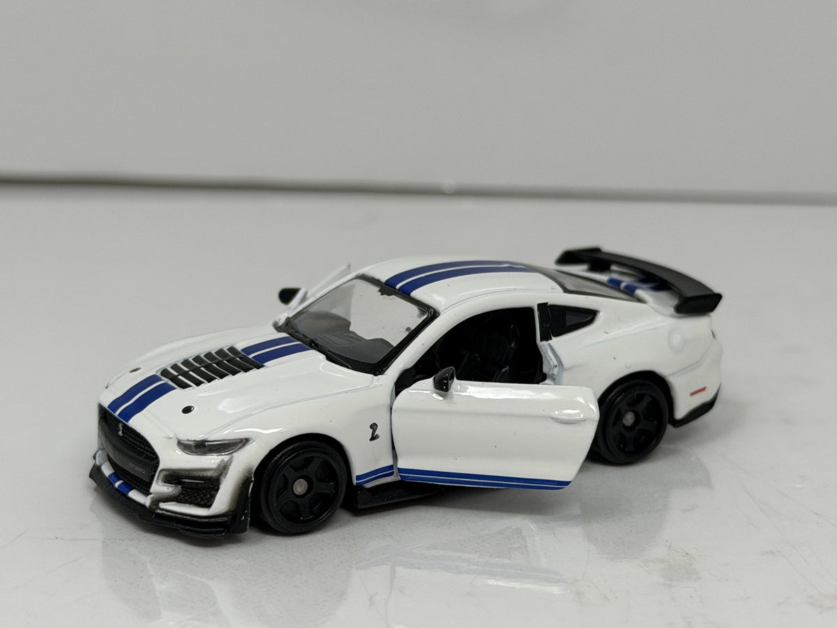 Bburago 2020 Ford Mustang Shelby GT500 White 1:64 Diecast