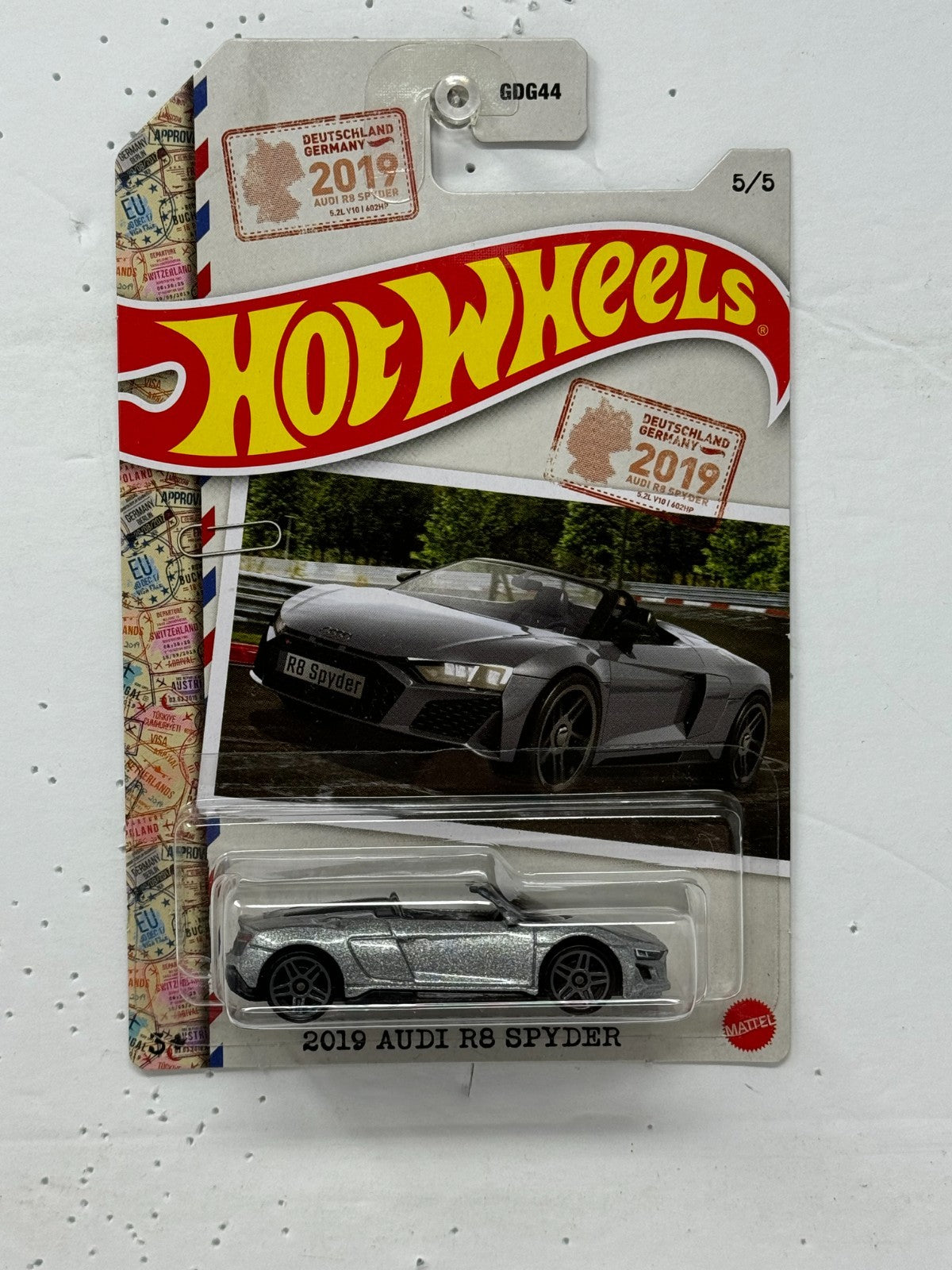 Hot Wheels World Class Racers 2019 Audi R8 Spyder 1:64 Diecast