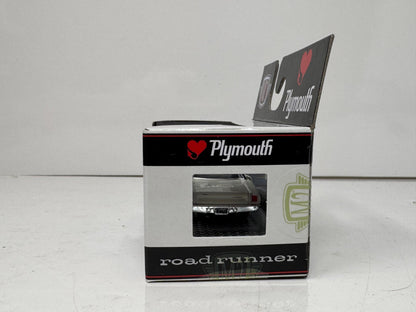 M2 Machines 1969 Plymouth Road Runner HEMI 1:64 Diecast