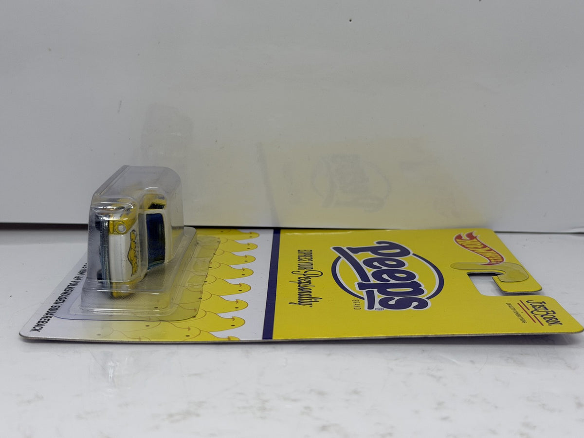 Hot Wheels Peeps Custom 1969 Volkswagen Squareback 1:64 Diecast Real Riders