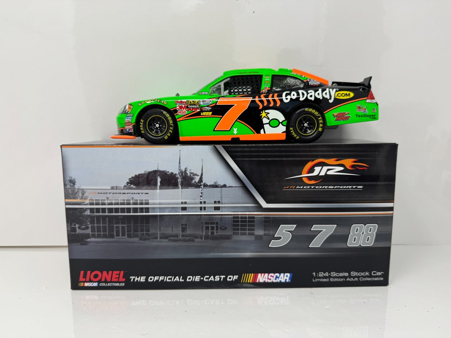 Lionel NASCAR Kasey Kahne #7 GoDaddy 2011 Chevrolet Impala 1:24 Diecast