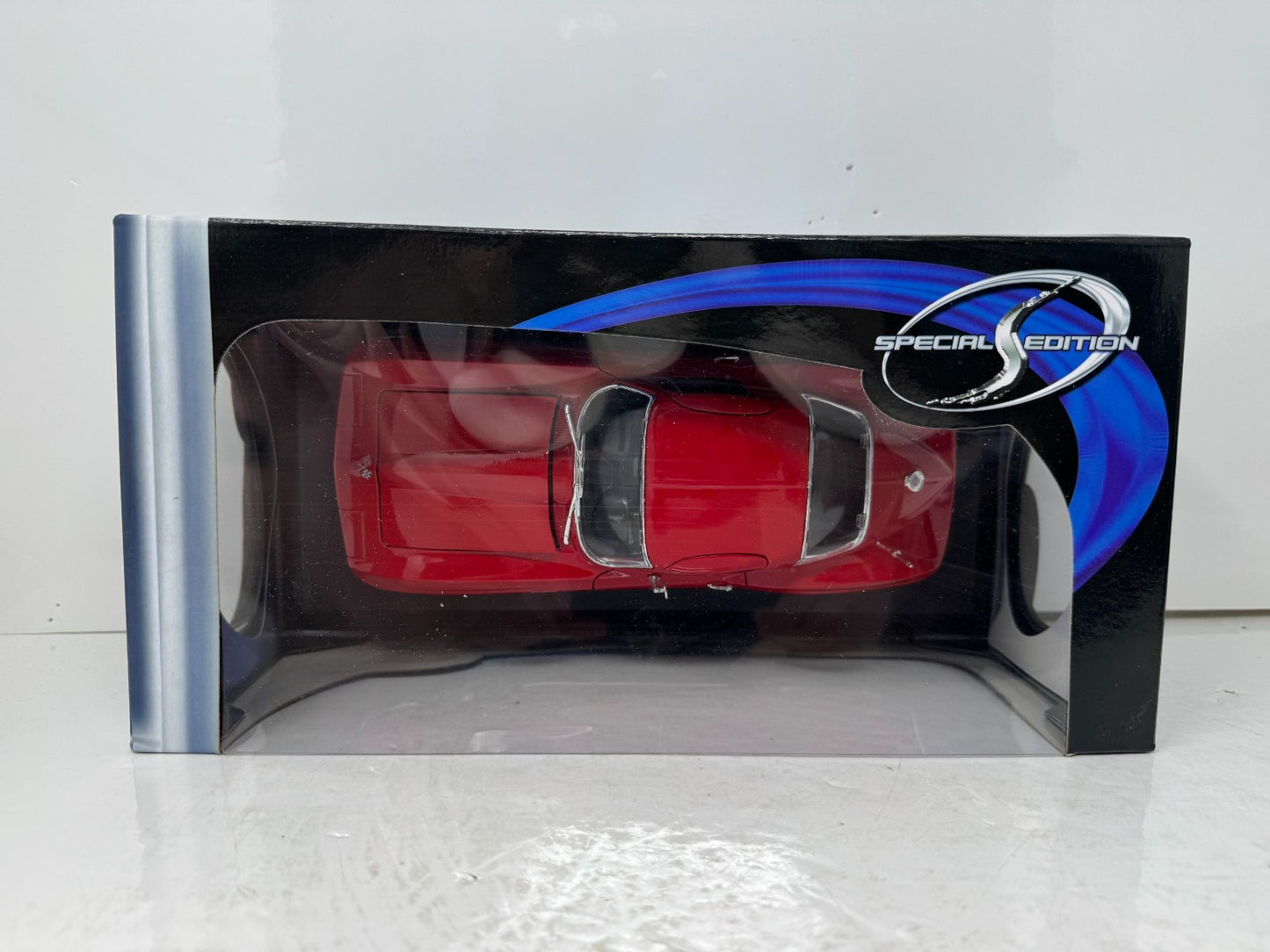 Maisto 1965 Chevrolet Corvette 1:18 Diecast Special Edition
