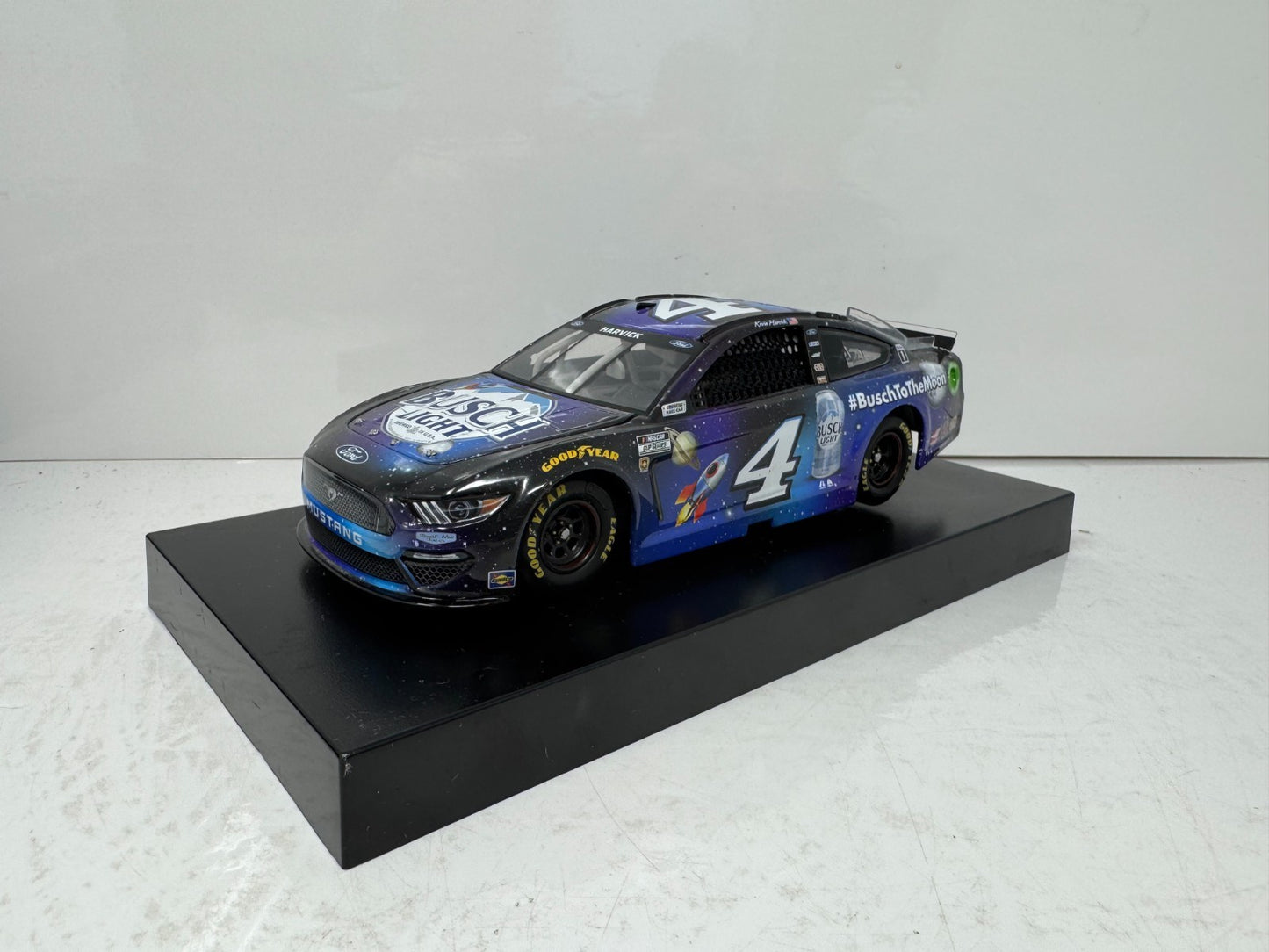 Lionel Racing Nascar #4 Kevin Harvick Busch #Buschtothewin Ford Mustang 1:24 Diecast
