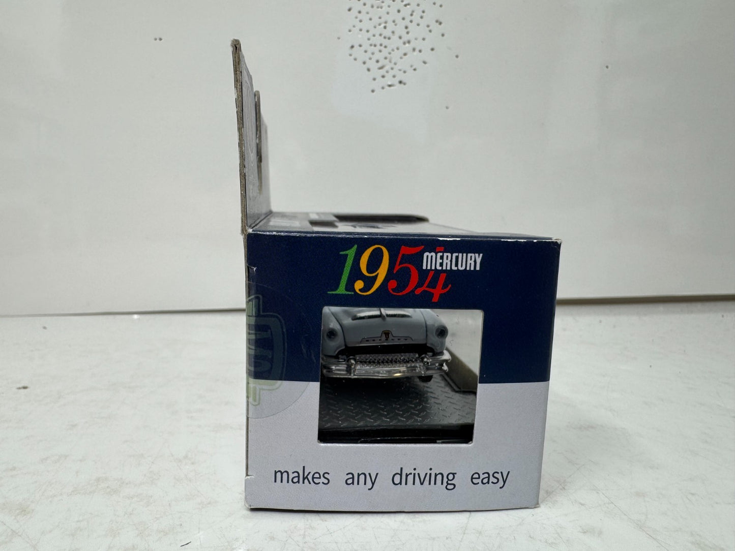 M2 Machines Auto Thentics 1954 Mercury Sun Valley 1:64 Diecast