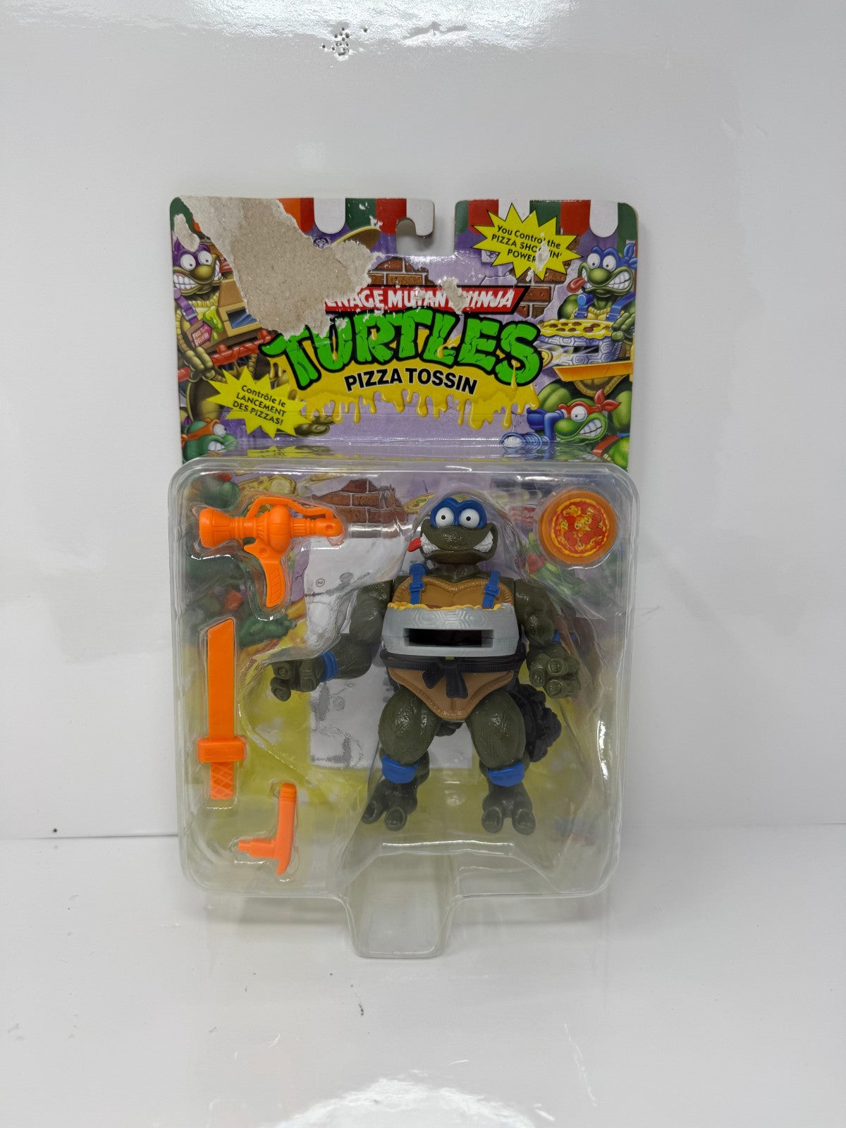 Playmates Teenage Mutant Ninja Turtles Pizza Tossin' Leonardo Action Figure