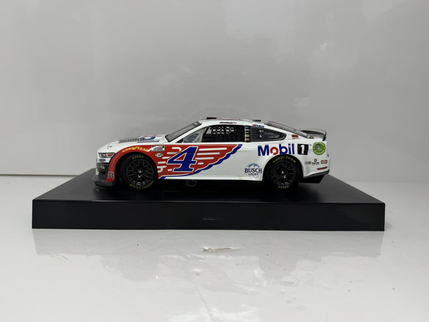 Lionel Elite Nascar Kevin Harvick #4 Mobil 1 Wings 2023 Mustang 1:24 Diecast