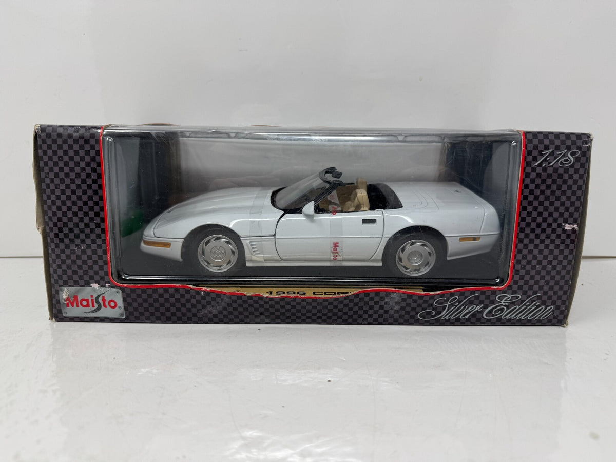 Maisto 1996 Chevrolet Corvette Convertible Silver Series 1:18 Diecast