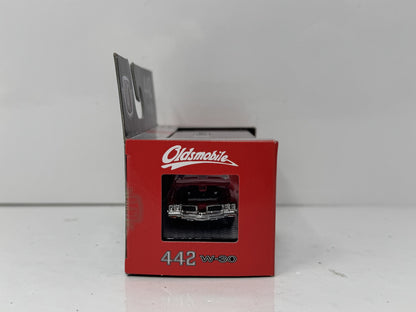 M2 Machines 442 W-30 1970 Oldsmobile Cutlass 442 W-30 1:64 Diecast