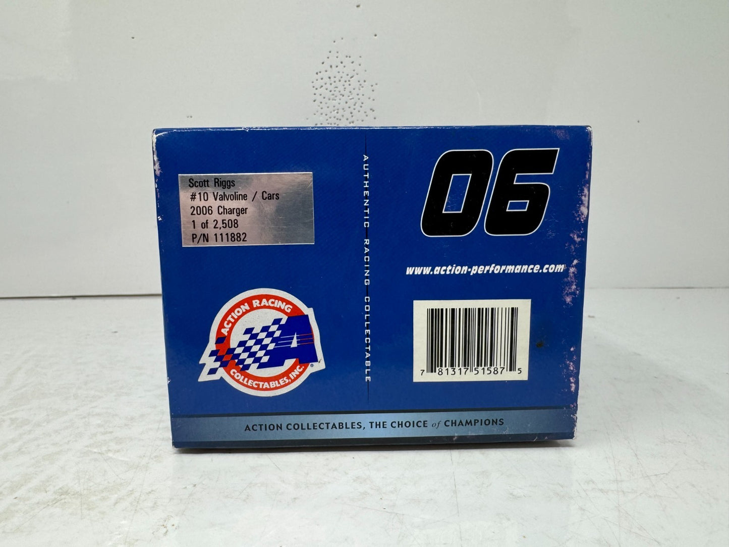 Action Nascar #10 Scott Riggs Valvoline Cars 2006 Dodge Charger 1:24 Diecast