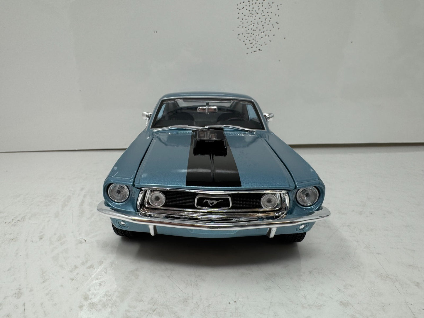 Maisto 1968 Ford Mustang GT Cobra Jet 1:18 Diecast Special Edition