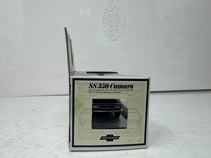 M2 Machines 1967 Chevrolet Camaro SS 350 1:64 Diecast
