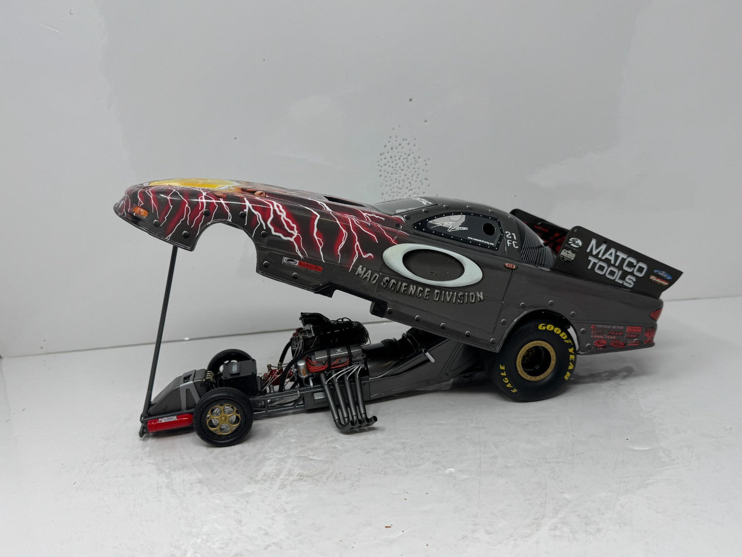 Milestone Scotty Cannon NHRA Oakley Mad Science Idea Car Funny Car 1:16 Scale
