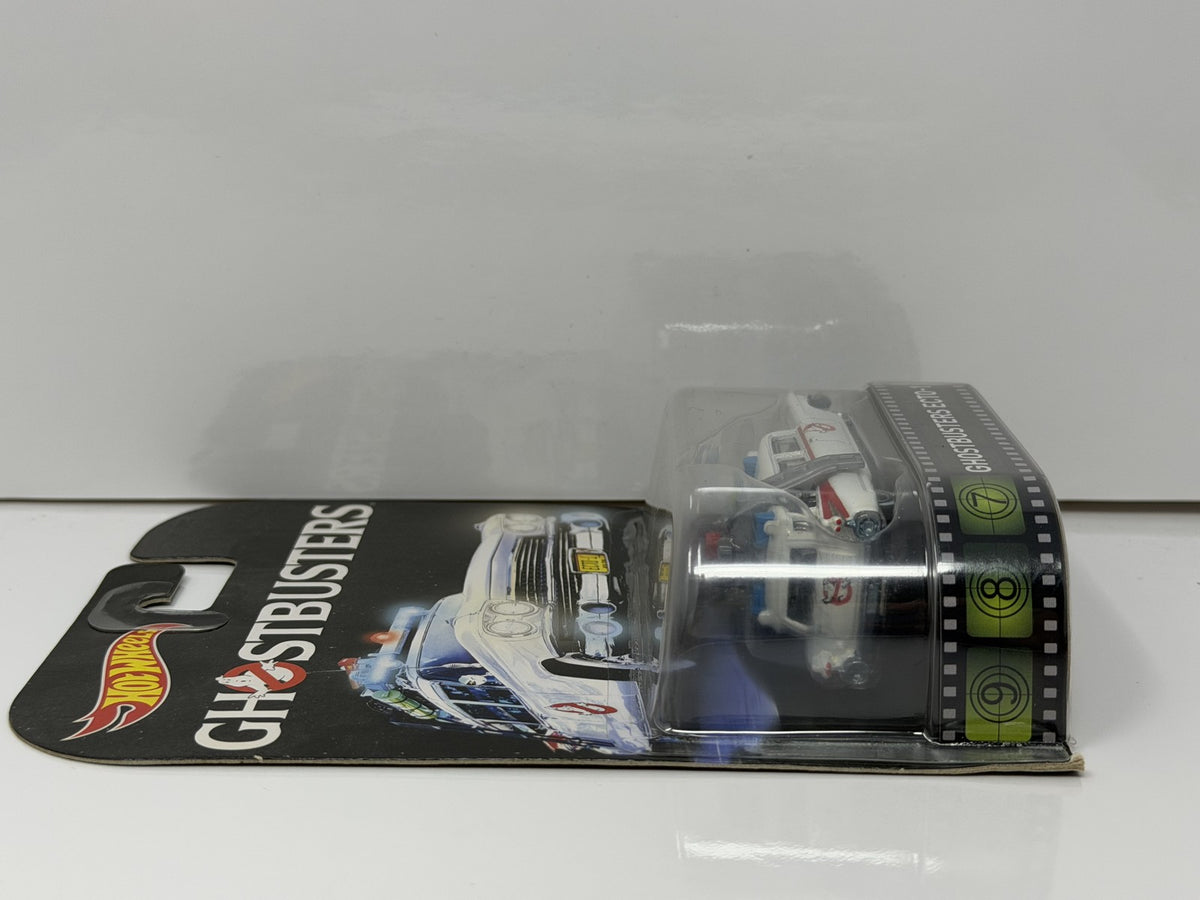 Hot Wheels Retro Entertainment Ghostbusters Ecto-1 1:64 Diecast White V3