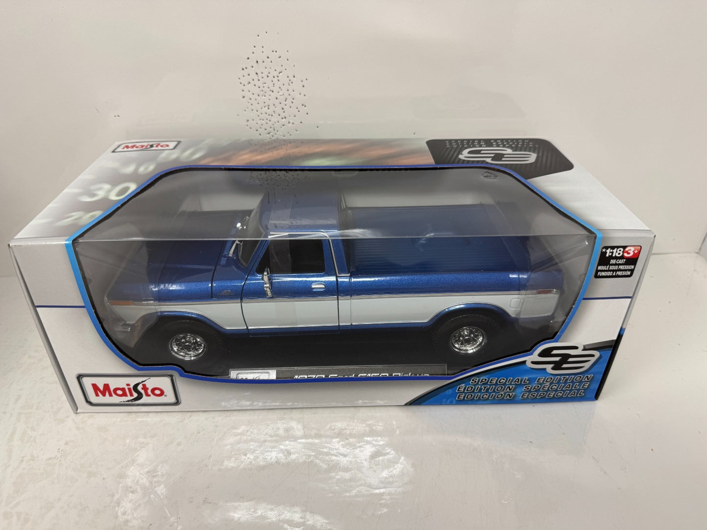 Maisto 1979 Ford F-150 Pickup Squarebody Special Edition 1:18 Diecast