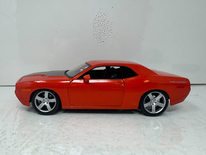 Maisto 2006 Dodge Challenger Concept 1:18 Diecast Special Edition