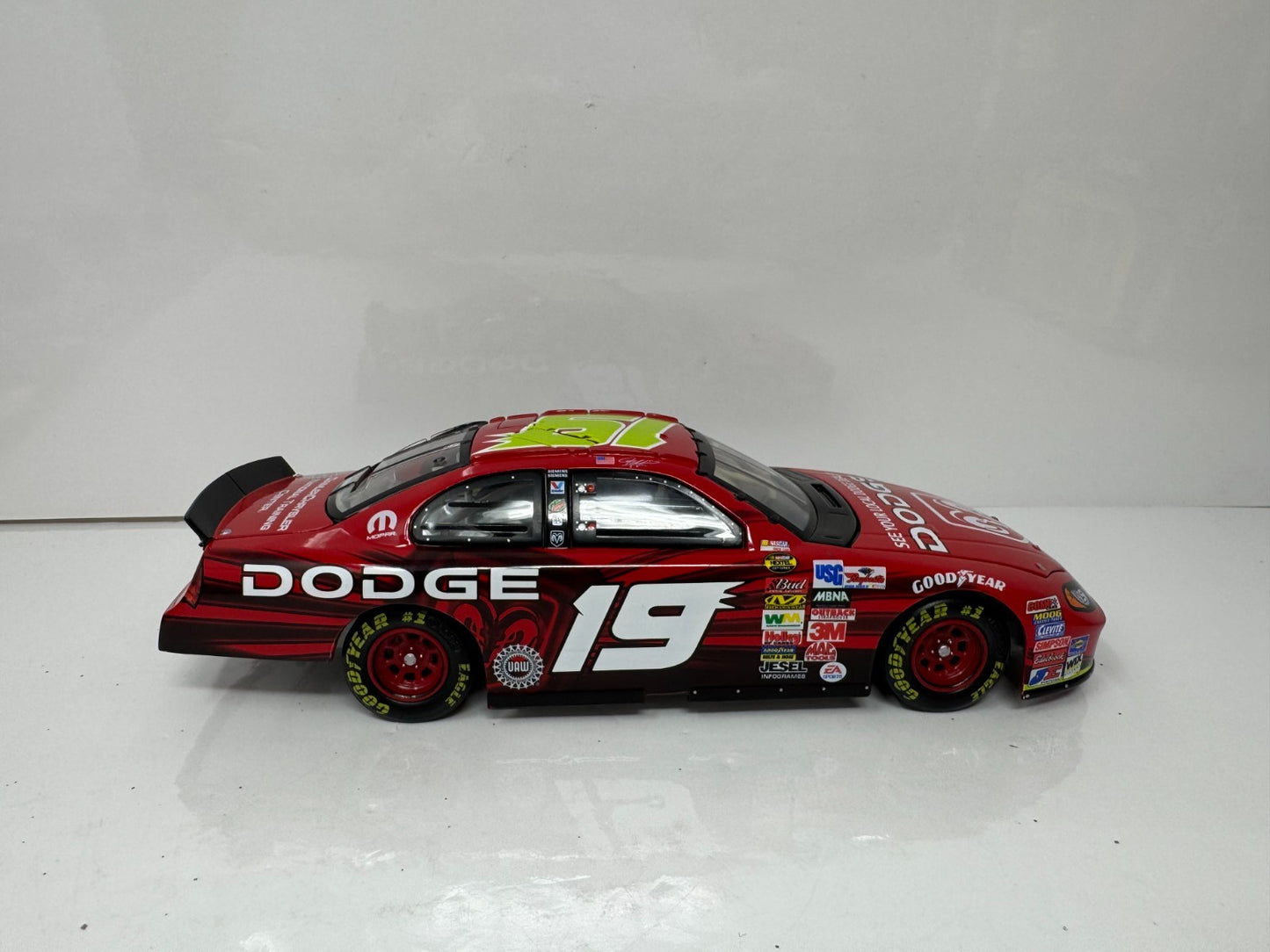 Action NASCAR Jeremy Mayfield #19 Dodge Dealers 2004 Intrepid BANK 1:24 Diecast