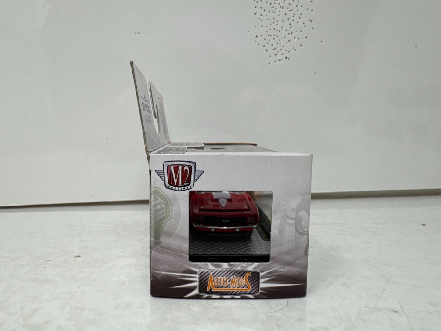 M2 Machines 1969 Chevrolet Camaro SS/RS 396 Auto Mods 1:64 Diecast