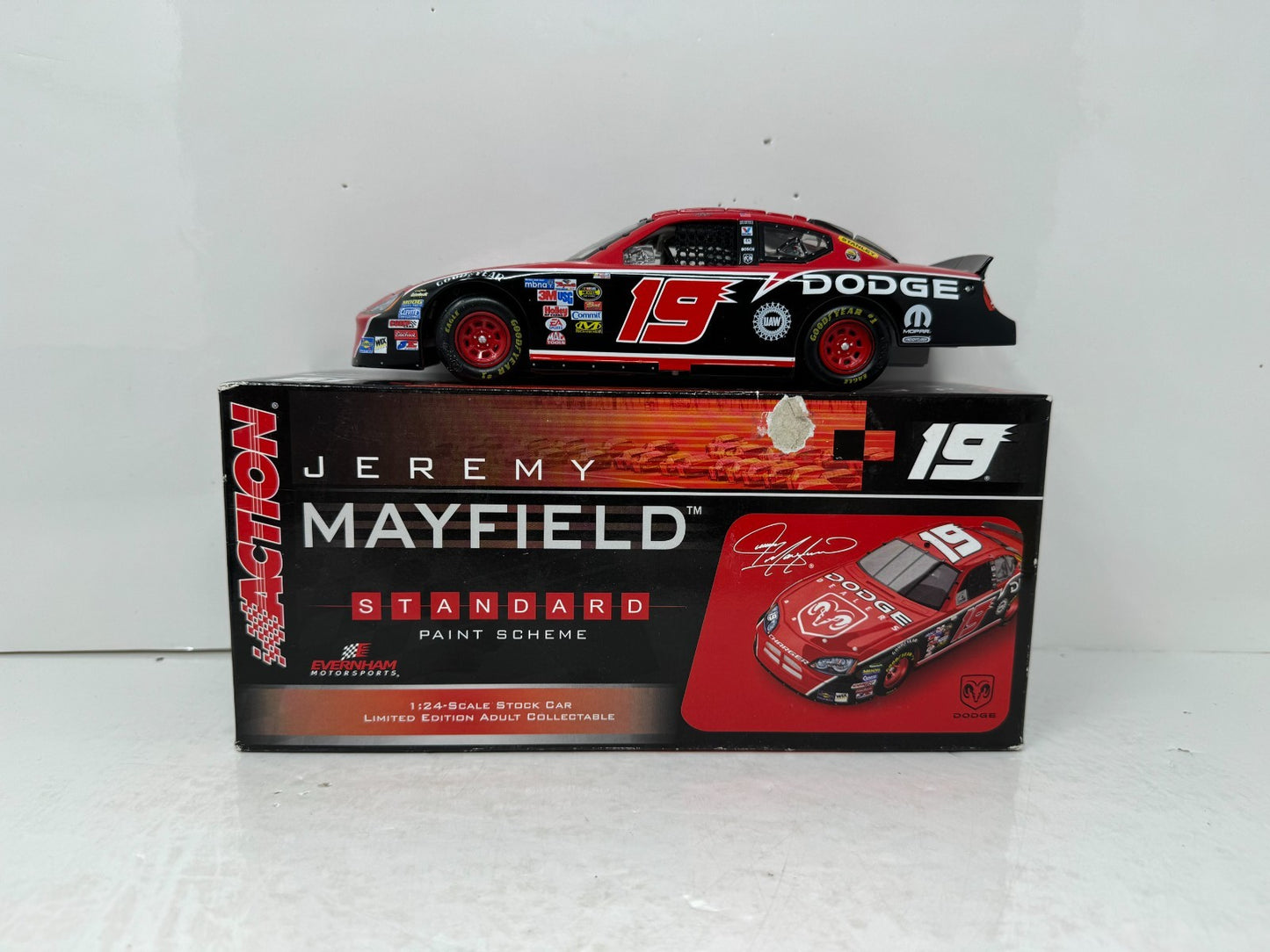 Action Nascar #19 Jeremy Mayfield Dodge Dealers 2006 Dodge Charger 1:24 Diecast