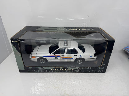 AUTOart Police Division Ford Crown Victoria RCMP Police 1:18 Diecast