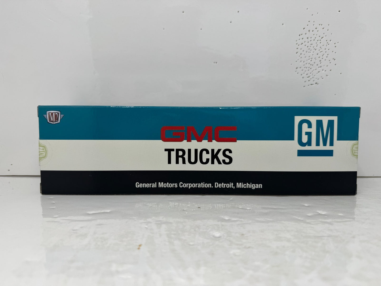M2 Machines 1973 GMC Sierra 3500 & 1976 GMC Sierra Grande 15 1:64 Diecast