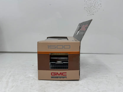M2 Machines GMC Sierra 1989 GMC Sierra 1500 1:64 Diecast