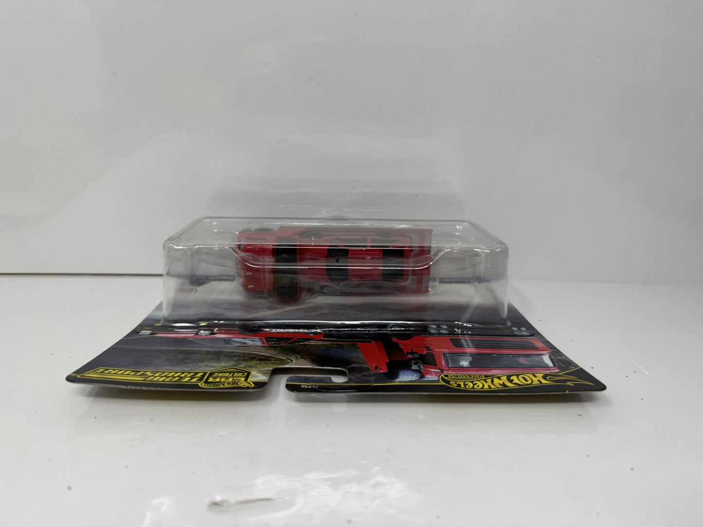Hot Wheels Premium Team Transport #84 Toyota AE86 Sprinter Trueno 1:64 Diecast