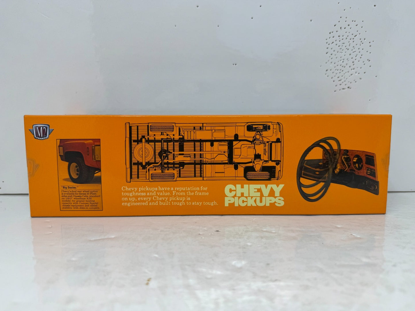 M2 Machines 1973 Chevrolet Cheyenne Super 30 & GMC Sierra Grande 15 1:64 Diecast
