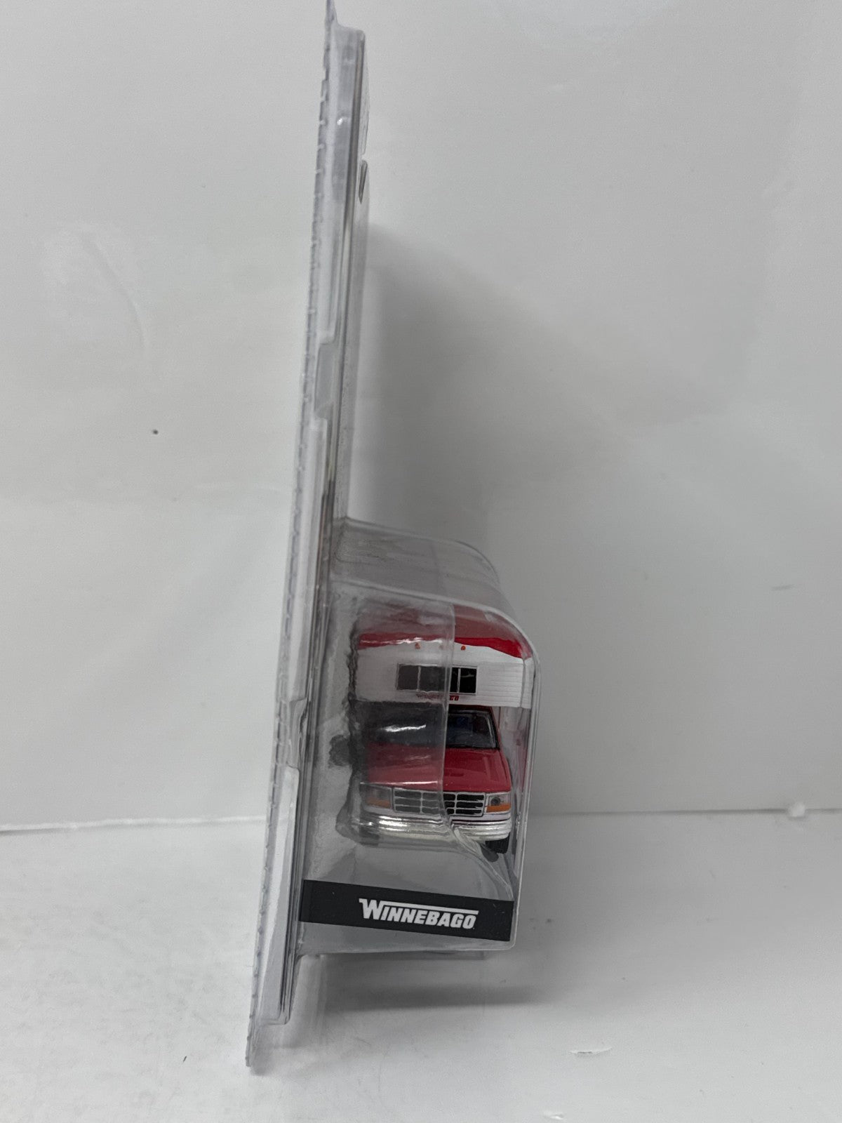 Greenlight Winnebago 1995 Ford F250 Slide-In Camper Hobby Exclusive 1:64 Diecast