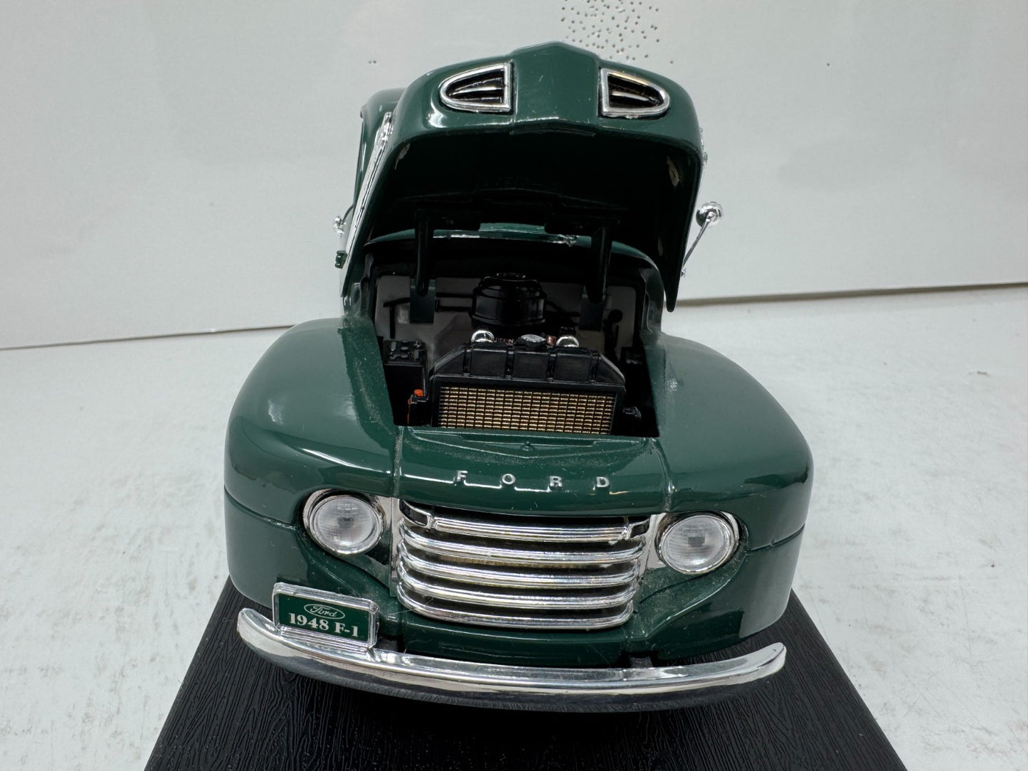 Yat Ming Road Legends 1948 Ford F-1 Pickup 1:18 Diecast