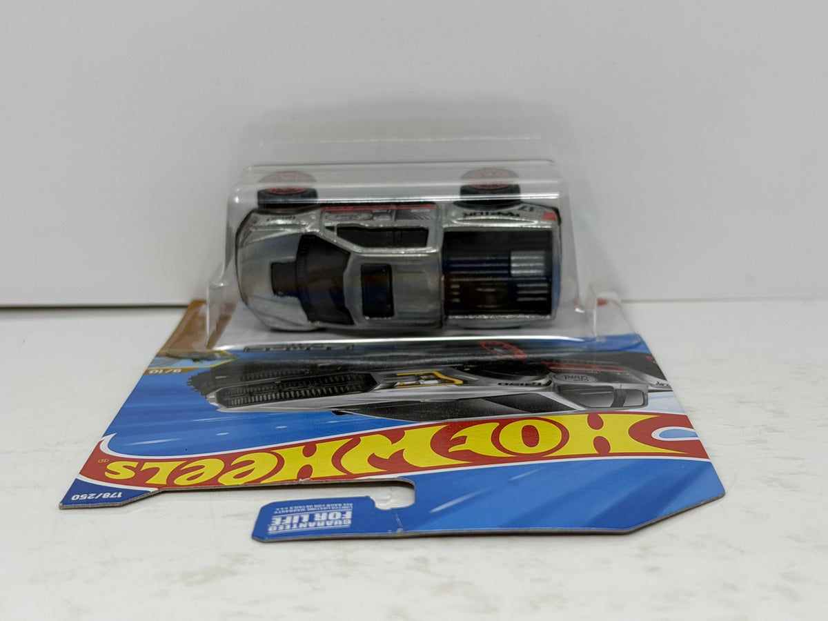 Hot Wheels ZAMAC Dirt 2017 Ford F-150 Raptor 1:64 Diecast