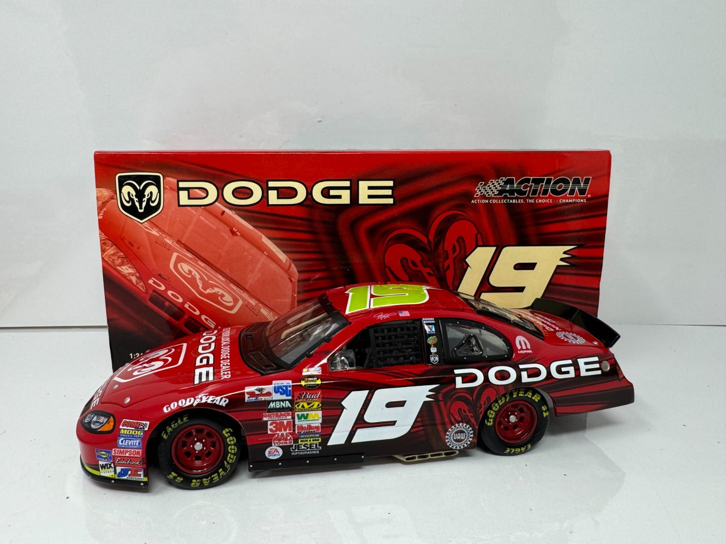 Action NASCAR Jeremy Mayfield #19 Dodge Dealers 2004 Intrepid BANK 1:24 Diecast
