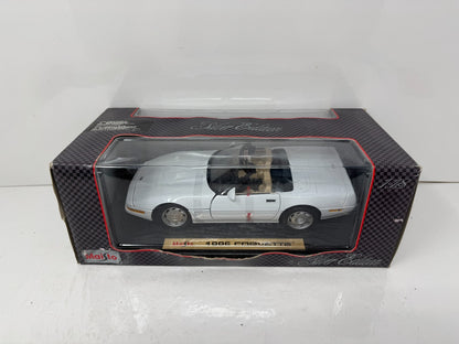 Maisto 1996 Chevrolet Corvette Convertible Silver Series 1:18 Diecast
