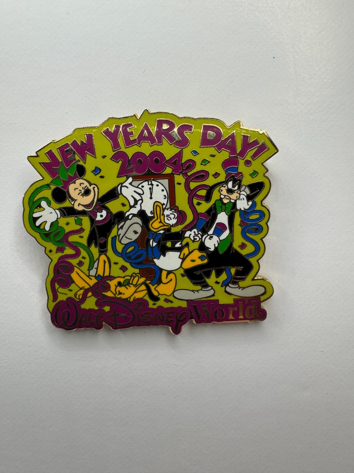 WDW Disney Mickey, Donald, Pluto & Goofy New Years Day 2004 Trading Pin DC1S5