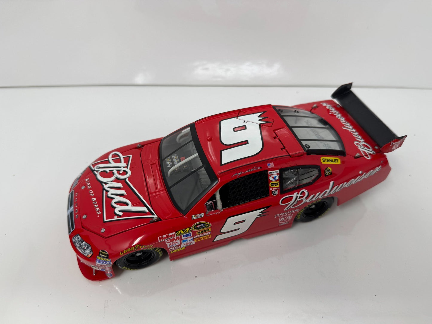 Action NASCAR Kasey Kahne #9 Budweiser 2009 Dodge Charger 1:24 Diecast