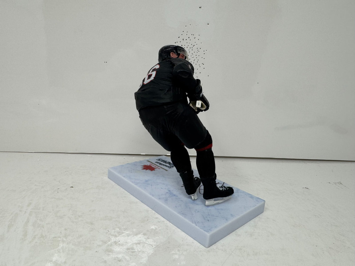 McFarlane Jonathan Toews Team Canada 2010 Olympics Figure Auto Signed