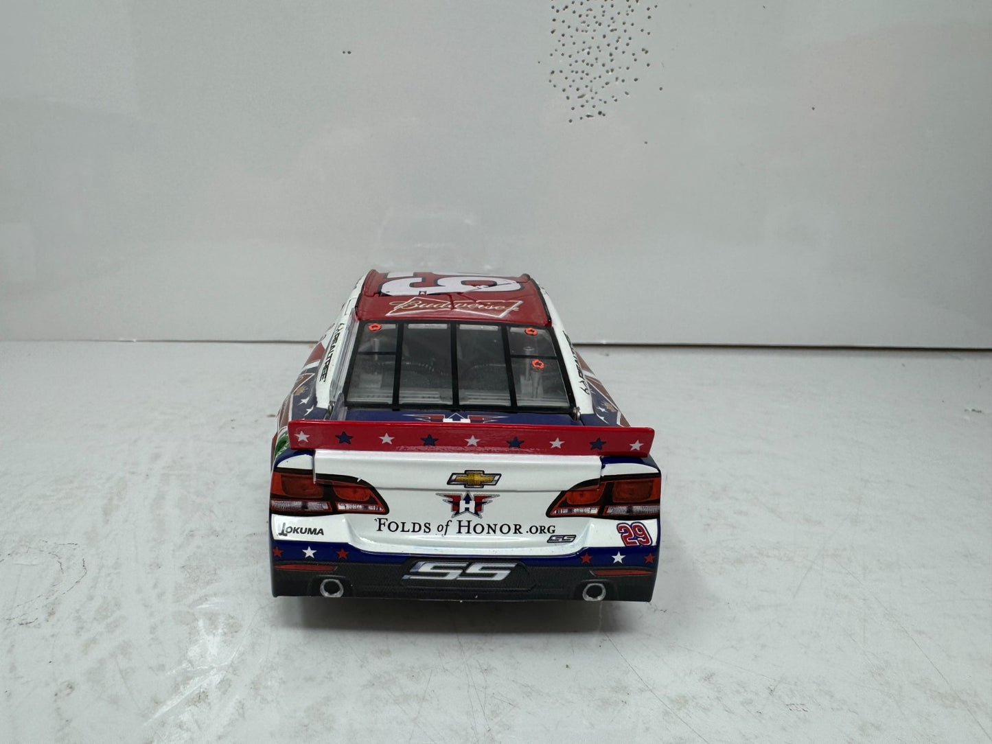 Lionel Nascar #29 Kevin Harvick Budweiser Salutes 2013 Chevy SS 124 Diecast