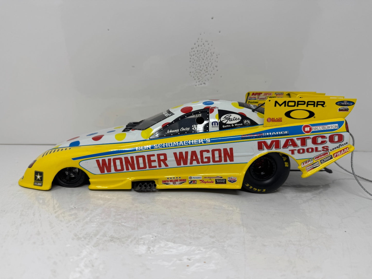 Milestone Johnny Gray NHRA Wonder Wagon Dodge Stratus Funny Car 1:16 Scale