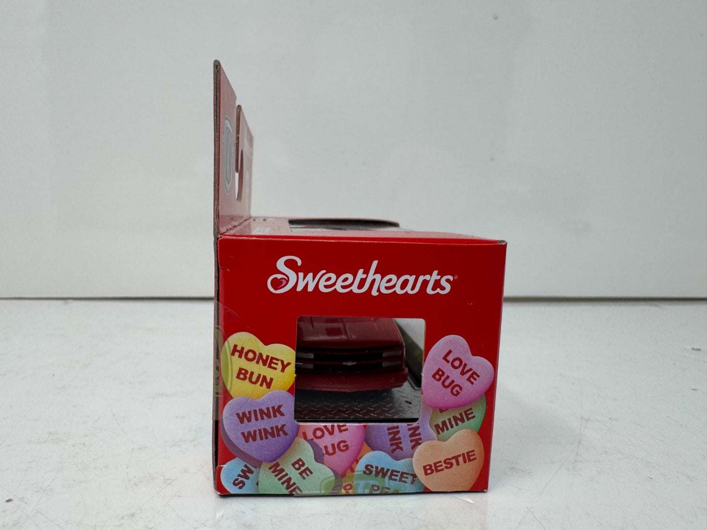 M2 Machines Sweethearts 1992 Chevrolet C1500 SS 454 1:64 Diecast