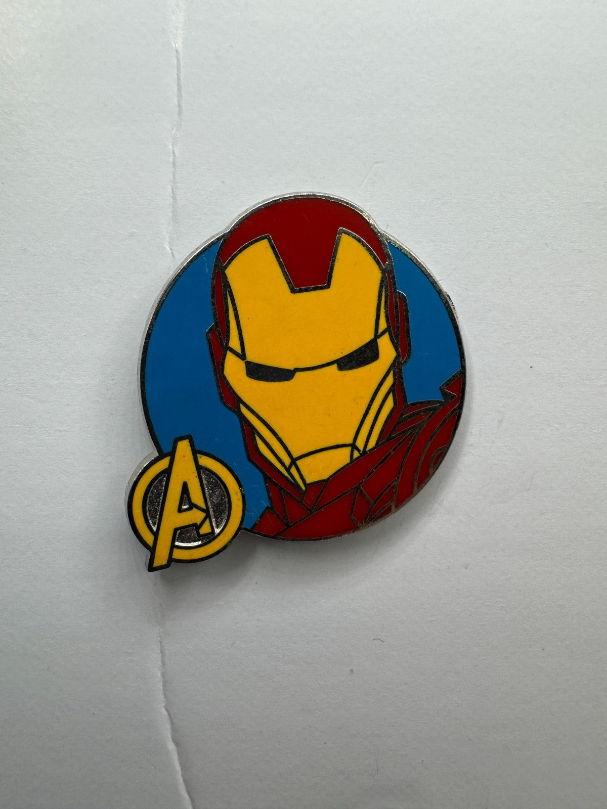 Iron Man Disney Marvel Avengers Assemble Booster Trading Pin DC1S19