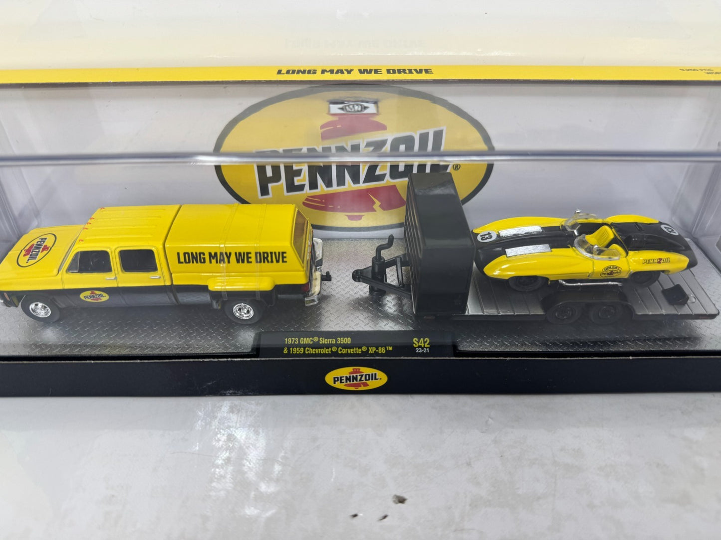 M2 Machines Pennzoil 1973 Sierra 3500 & 1959 Chevy Corvette XP-86 1:64 Diecast